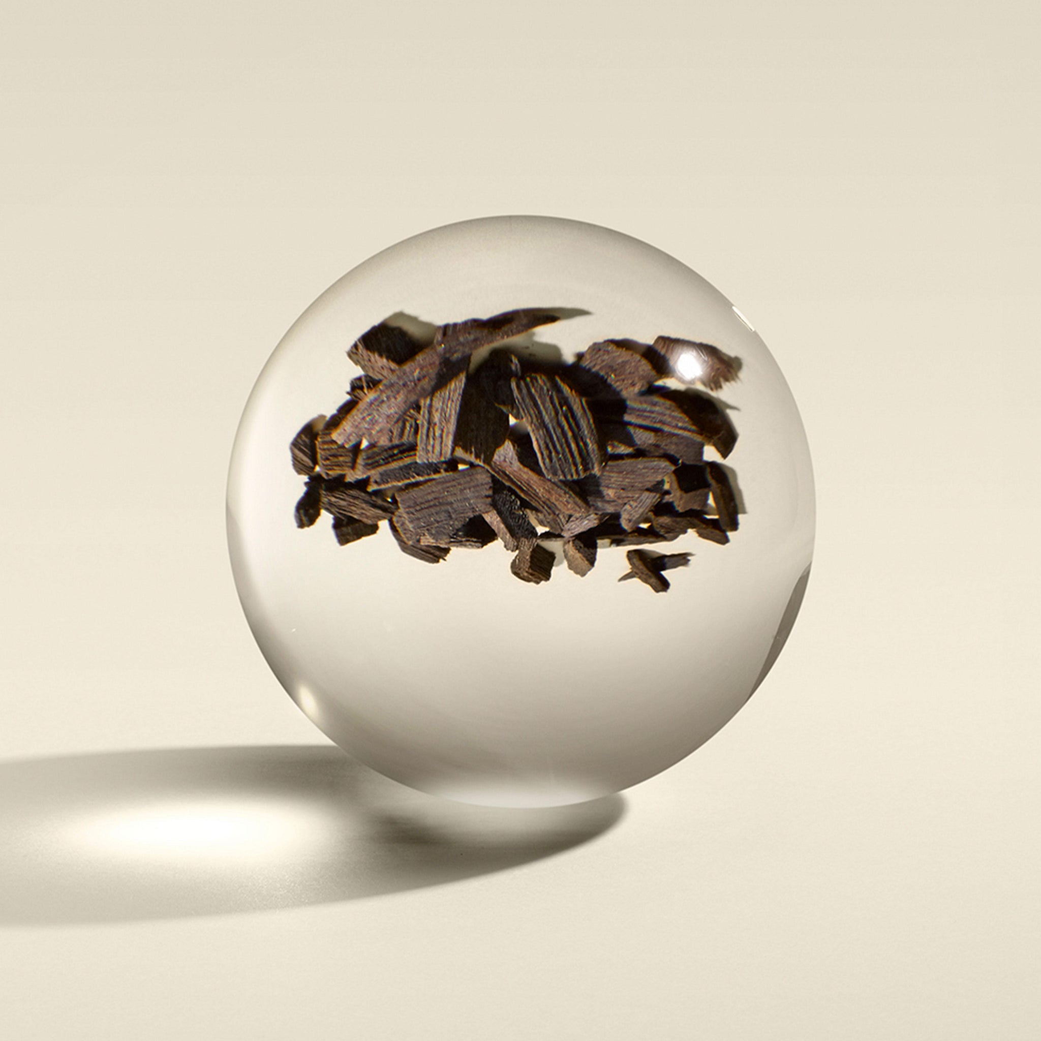Mesmerising Oudh Accord & Gold Signature Candle 190g